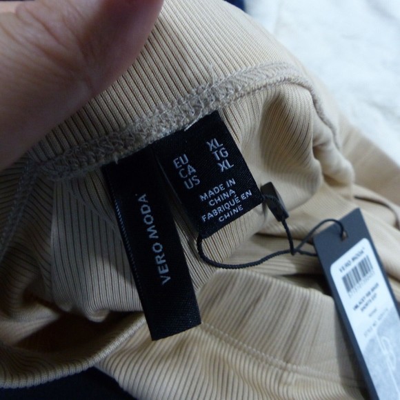 Vero Moda Lacey Rib Biker Shorts Oil Tan Biege Size XL - Picture 3 of 8